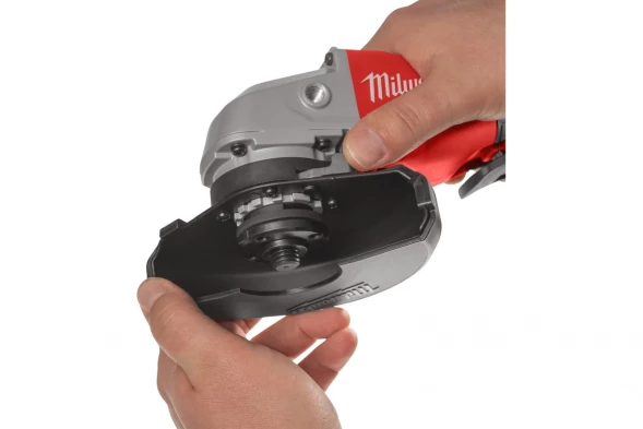 Угловая шлифмашина аккумуляторная Milwaukee M18 BLSAG125X-402X