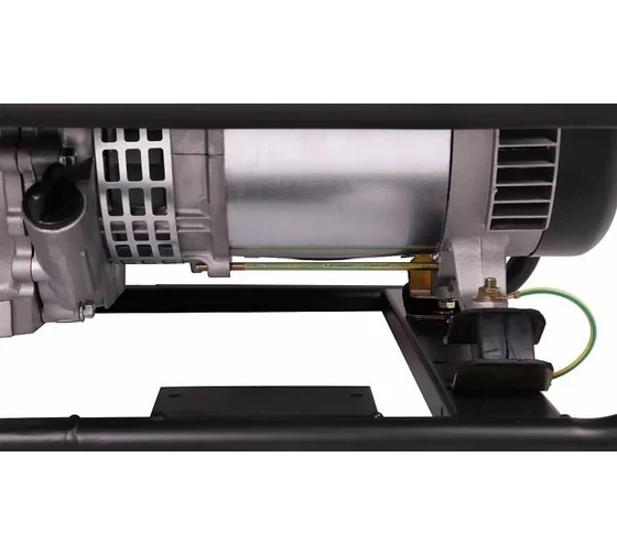 Трехфазный бензиновый генератор CHAMPION GG6500-3