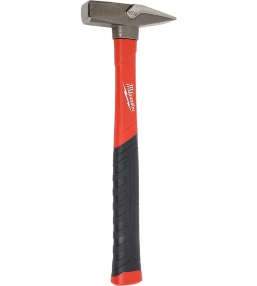 Молоток инженерный Milwaukee с рукояткой из стекловолокна, 300 г 
