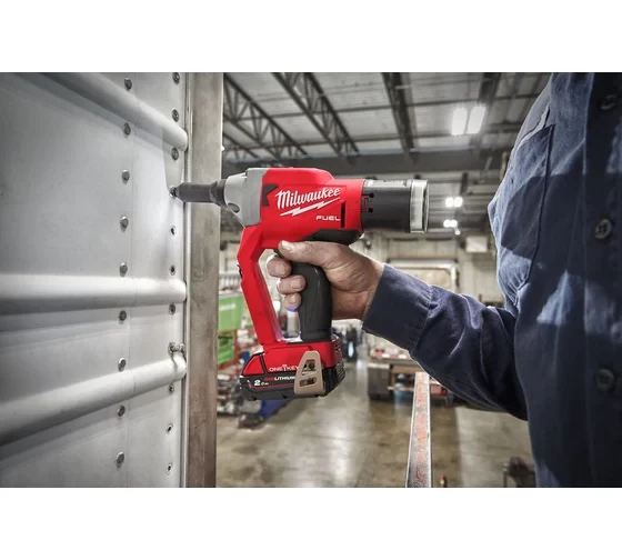 Заклёпочник аккумуляторный Milwaukee M18 ONEFPRT-202X