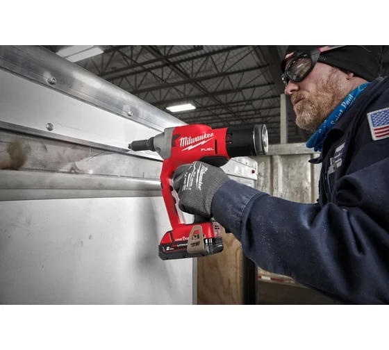 Заклёпочник аккумуляторный Milwaukee M18 ONEFPRT-202X