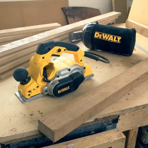 Рубанок DEWALT D26500, 1050 Вт, 13500 об/мин, 82 мм (D26500-QS)