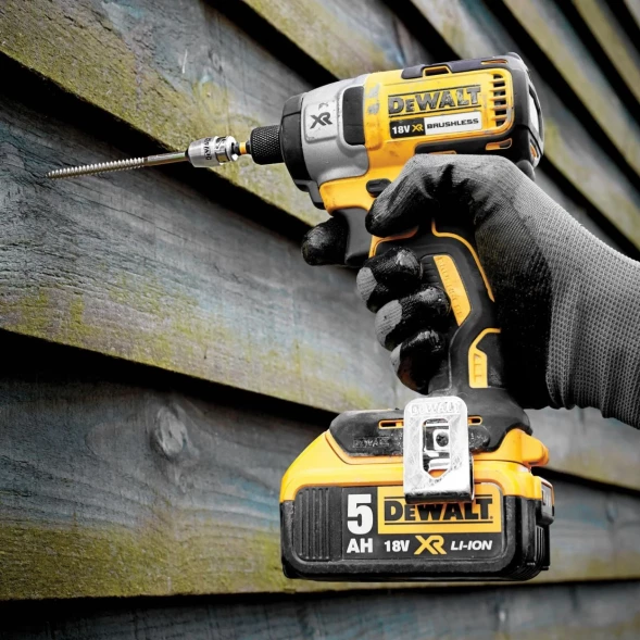  Шуруповерт аккумуляторный DEWALT DCF887P2, 18 В, 205 Нм, 3800 уд/мин, с 2 АКБ 5 Ач и ЗУ, в кейсе (DCF887P2-QW)