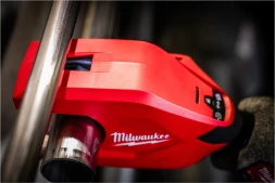  Труборез аккумуляторныйпо нержавеющей стали Milwaukee M12 PCSS54‑0