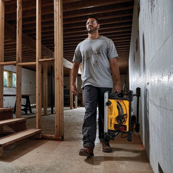  Настольная пила дисковая DEWALT DWE7485RS, 1850 Вт, 210 мм, 5800 об/мин, с подставкой на колесах 