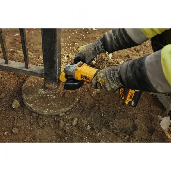  Угловая шлифмашина аккумуляторная DEWALT DCG408N, 18 В, 125 мм, 9000 об/мин, без АКБ и ЗУ (DCG408N-XJ)