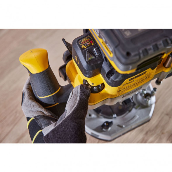  Фрезер аккумуляторный DEWALT DCW620NT, 18 В, 23000 об/мин, без АКБ и ЗУ, в кейсе TSTAK (DCW620NT-XJ)