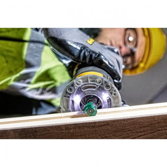  Вертикальный фрезер аккумуляторный DEWALT DCW604P2, 18 В, 25500 об/мин, 55 мм, с 2 АКБ 5 Ач и ЗУ, в кейсе TSTAK (DCW604P2-QW)