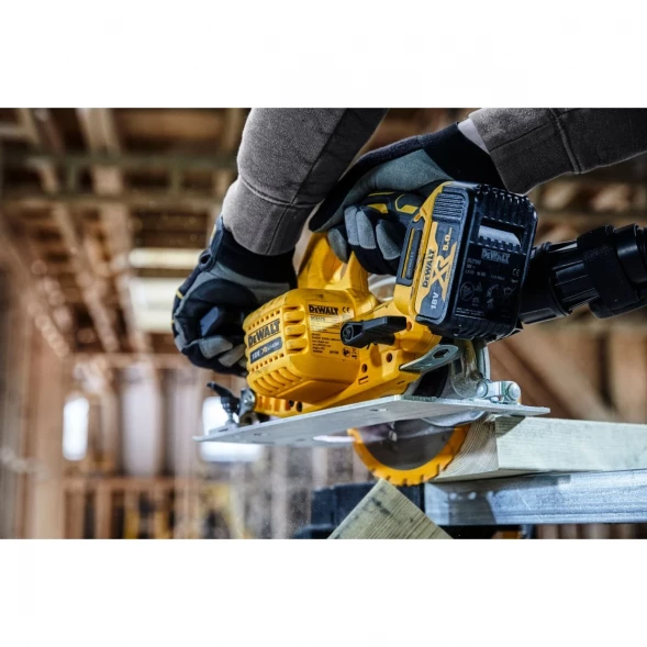 Дисковая пила аккумуляторная DEWALT DCS570NT, 18 В, 184 мм, 5500 об/мин, без АКБ и ЗУ, в кейсе TSTAK (DCS570NT-XJ)