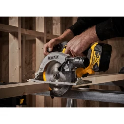  Дисковая пила аккумуляторная DEWALT DCS565P2, 18 В, 165 мм, 4950 об/мин, с 2 АКБ 5 Ач и ЗУ, в кейсе TSTAK (DCS565P2-QW)