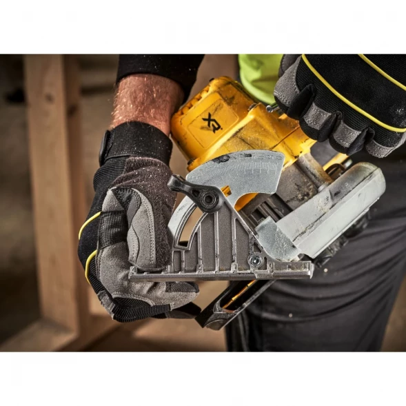  Дисковая пила аккумуляторная DEWALT DCS565P2, 18 В, 165 мм, 4950 об/мин, с 2 АКБ 5 Ач и ЗУ, в кейсе TSTAK (DCS565P2-QW)