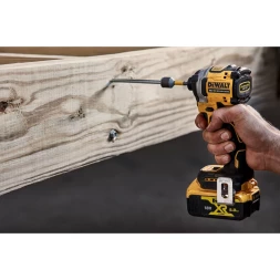  Шуруповерт аккумуляторный DEWALT DCF850P2T, 18 В, 206.2 Нм, 3800 уд/мин, с 2 АКБ 5 Ач и ЗУ, в кейсе TSTAK (DCF850P2T-QW)
