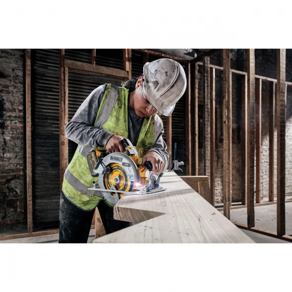  Дисковая пила аккумуляторная DEWALT DCS573NT, 18/54 В, 190 мм, 5500 об/мин, без АКБ и ЗУ, в кейсе TSTAK (DCS573NT-XJ)