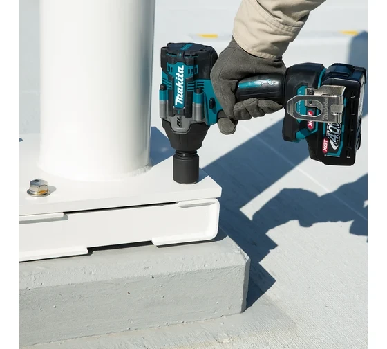 Гайковерт аккумуляторный ударный Makita XGT BL TW007GD201