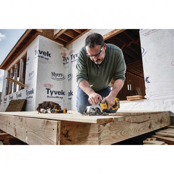  Дисковая пила аккумуляторная DEWALT DCS571NT, 18 В, 115 мм, 4500 об/мин, без АКБ и ЗУ, в кейсе TSTAK (DCS571NT-XJ)