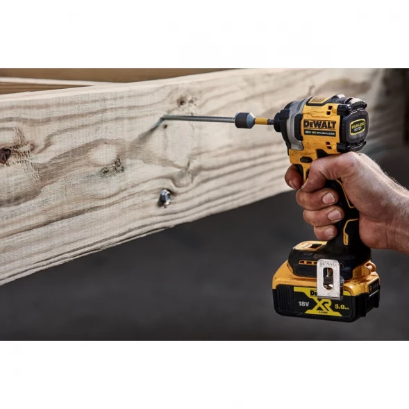 Шуруповерт аккумуляторный DEWALT DCF850D2T, 18 В, 206 Нм, 3800 уд/мин, с 2 АКБ 2 Ач и ЗУ, в кейсе TSTAK (DCF850D2T-QW)