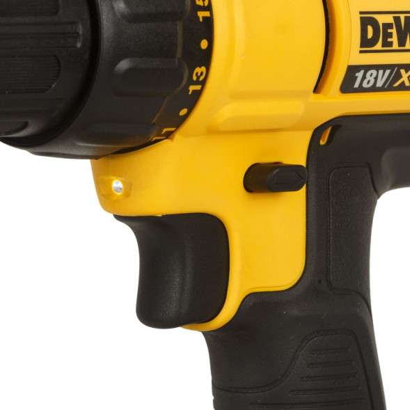  Дрель-шуруповерт аккумуляторная DEWALT DCD771D2, 18 В, 1500 об/мин, с 2 АКБ 2 Ач и ЗУ, в кейсе (DCD771D2-QW)