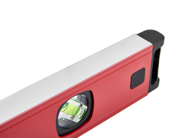 Уровень пузырьковый 80 см, магнитный, 3 глазка Elitech 320103