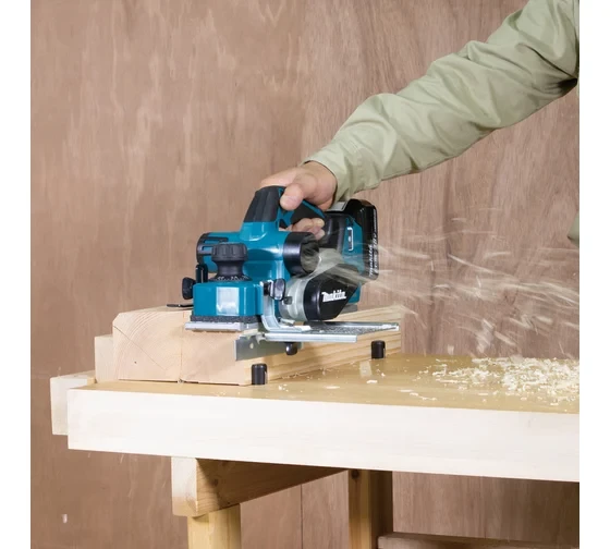 Рубанок Makita LXT DKP181ZU
