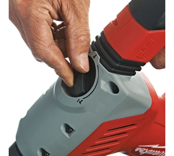 Перфоратор Milwaukee PLH 28 XE