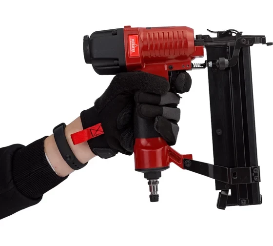 Гвоздескобозабивной пневмопистолет ELITECH 0704.030100 195026